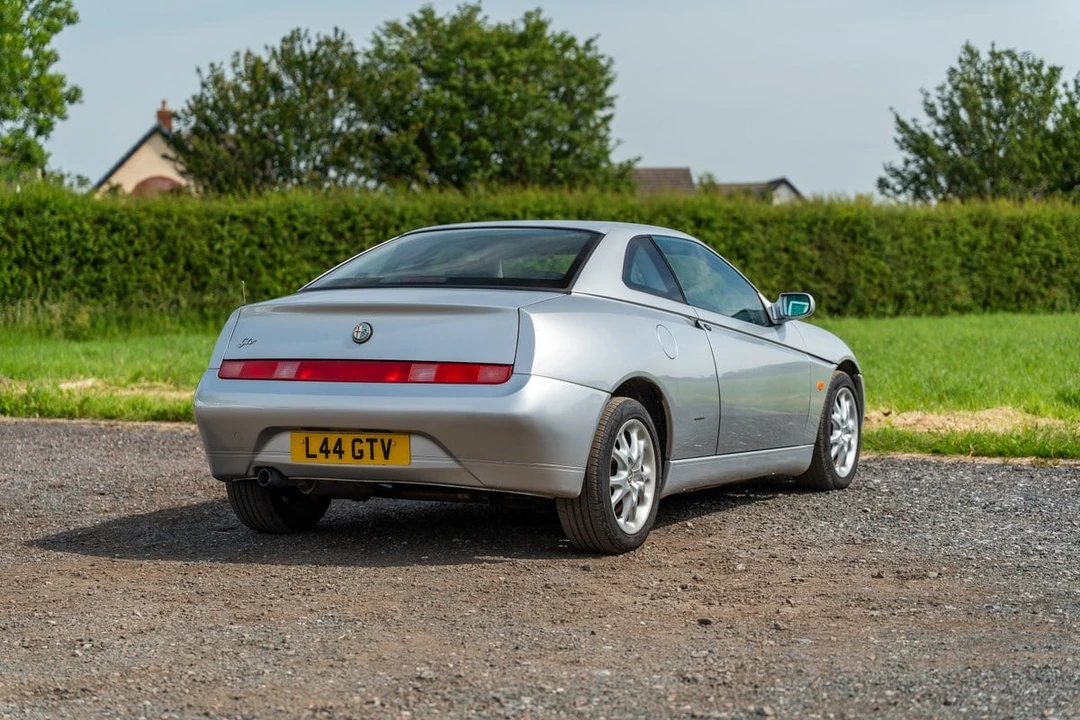 2000 Alfa Romeo 916 GTV & Spider - Image 13 of 30