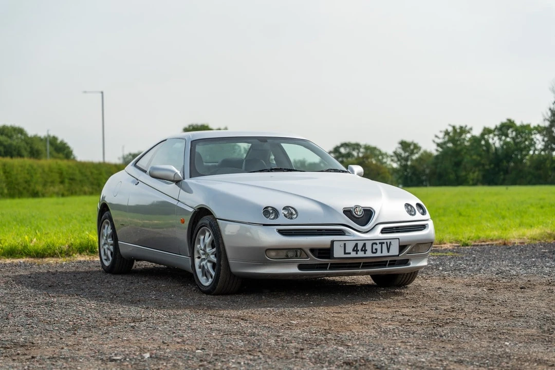 2000 Alfa Romeo 916 GTV & Spider - Image 15 of 30