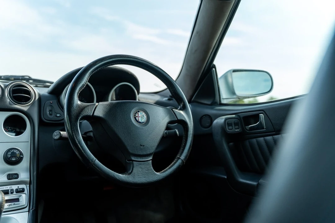 2000 Alfa Romeo 916 GTV & Spider - Image 23 of 30