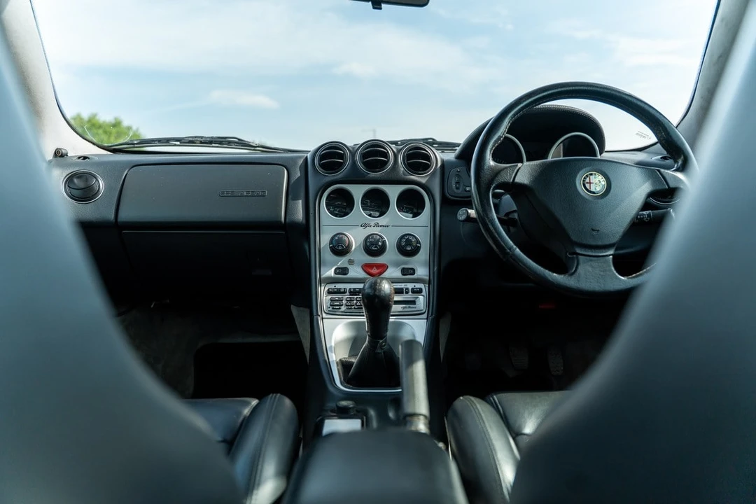 2000 Alfa Romeo 916 GTV & Spider - Image 24 of 30