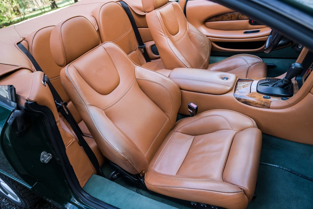 2000 Aston Martin DB7 Vantage - Image 24 of 31