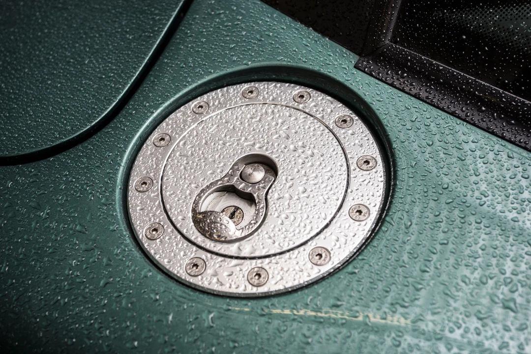 2000 Aston Martin Vantage (1993-2000) - Image 10 of 25