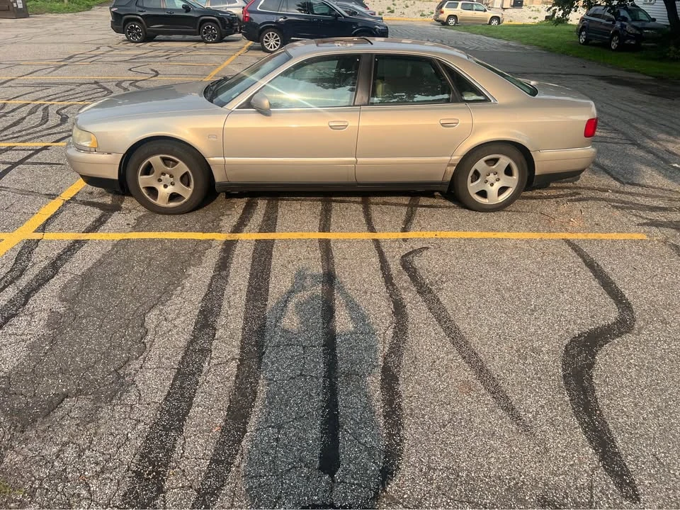 2000 Audi D2 A8 - Image 2 of 10