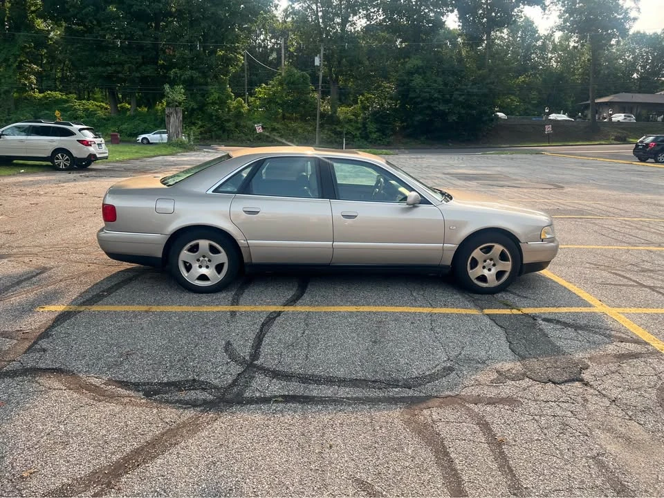 2000 Audi D2 A8 - Image 3 of 10