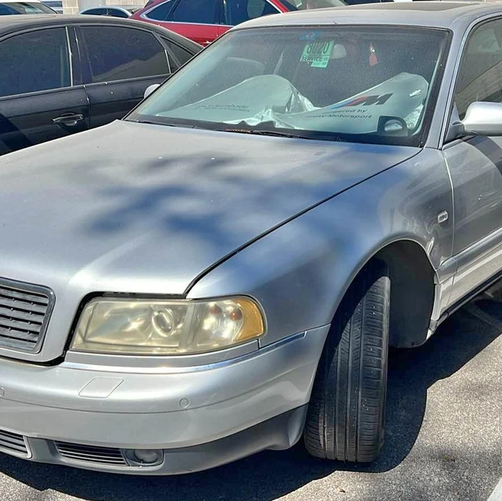 2000 Audi D2 A8 - Image 1 of 4