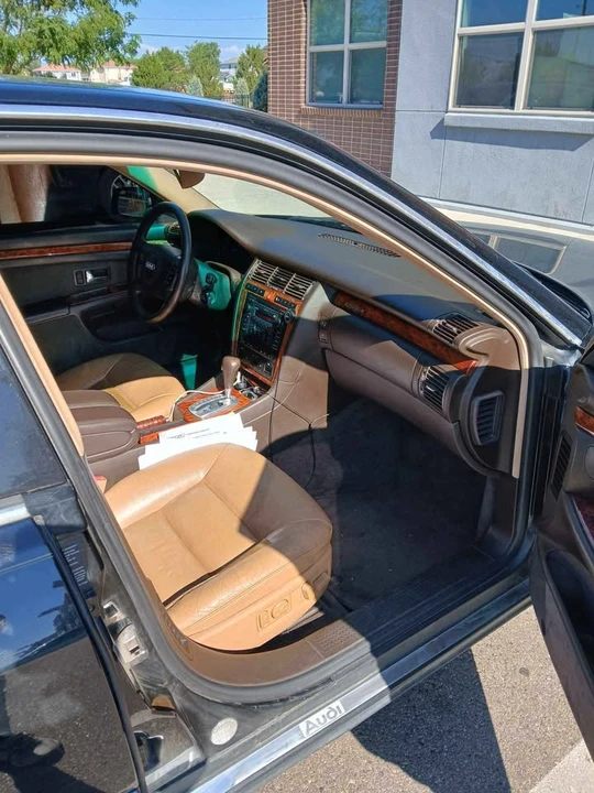 2000 Audi D2 A8 - Image 2 of 5