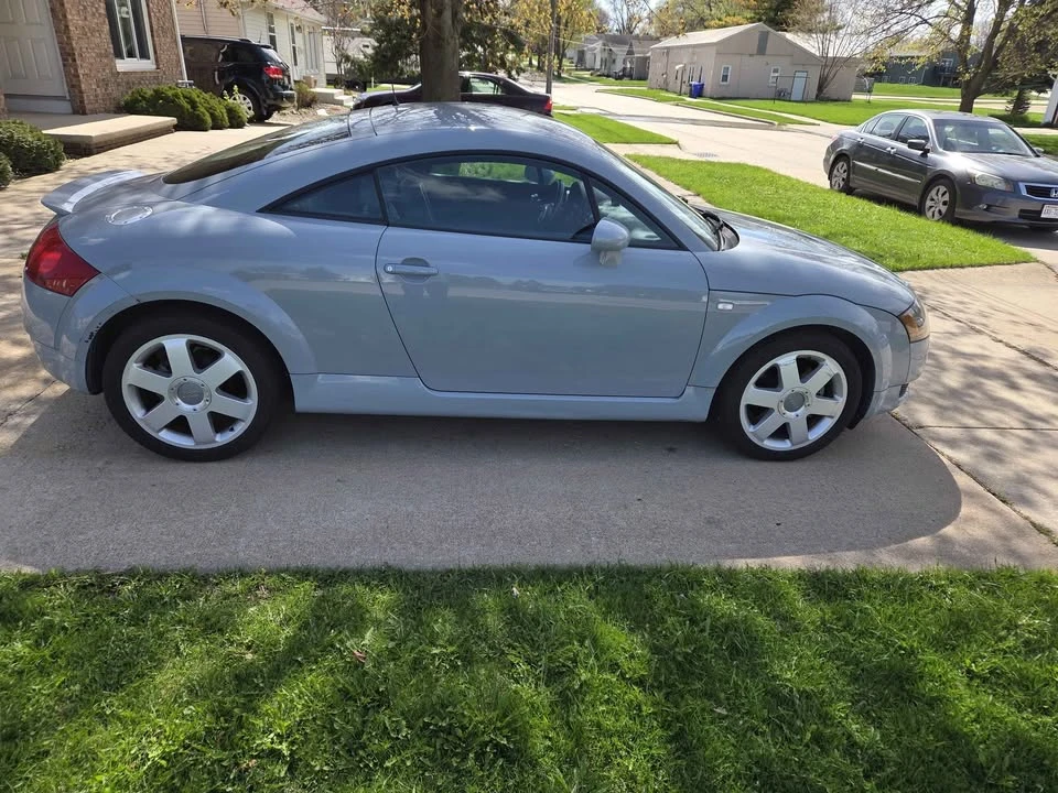 2000 Audi Coupe & Cabriolet - Image 2 of 9