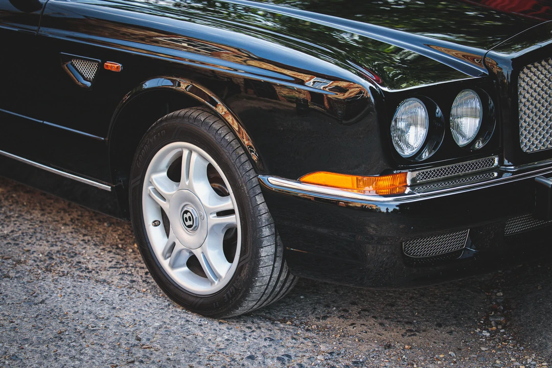 2000 Bentley Azure 1st Gen - Image 14 of 31