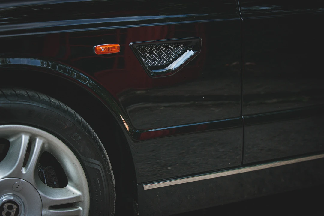 2000 Bentley Azure 1st Gen - Image 25 of 31