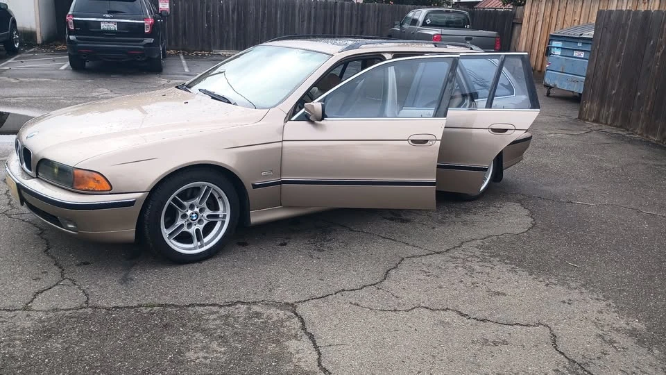 2000 BMW E39 540i - Image 11 of 12