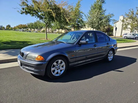 2000 BMW 3 Series · 323i Sedan 4D