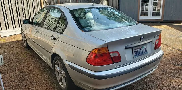 2000 BMW 3 Series · 323i Sedan 4D