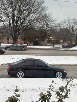 2000 BMW 323i Sedan