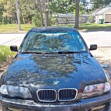 2000 BMW 323i Sedan