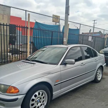 2000 BMW 323i Sedan