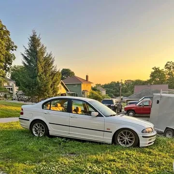 2000 BMW 3 Series 323i Sedan 4D
