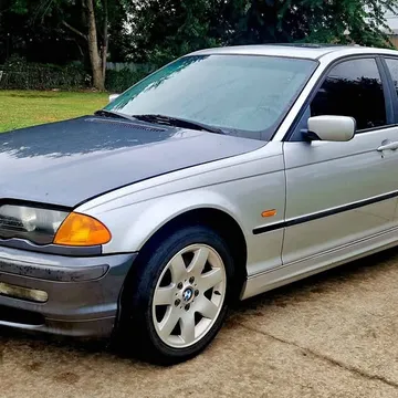 2000 BMW 3 Series 323i Sedan