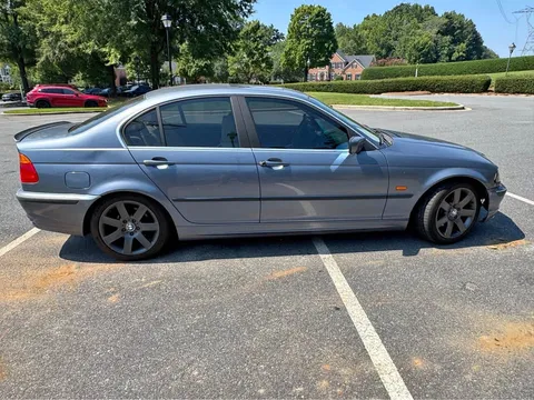 2000 BMW 3 Series 323i Sedan 4D