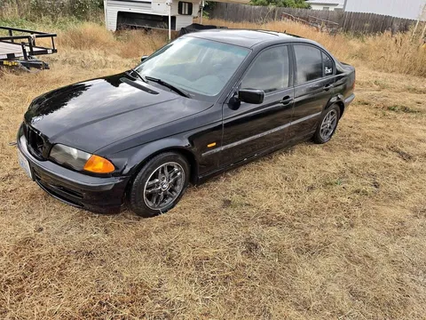 2000 BMW 3 Series 323i Sedan 4D