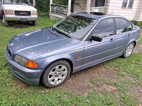2000 BMW 3 Series 323i Sedan 4D
