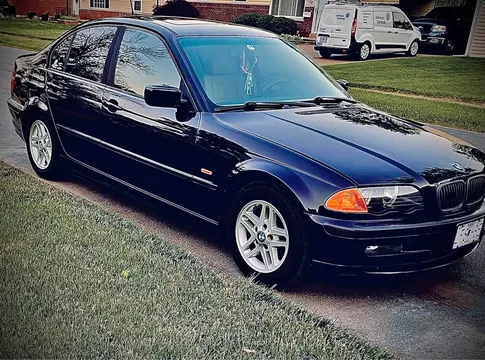 2000 BMW 3 Series 323i Sedan