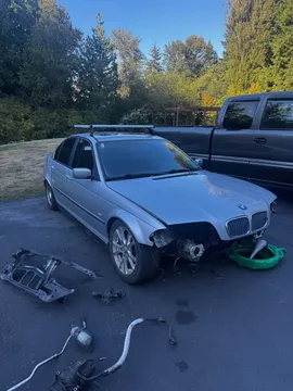 2000 BMW 3 Series 323i Sedan 4D