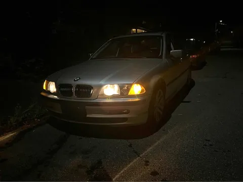 2000 BMW 3 Series 323i Sedan 4D