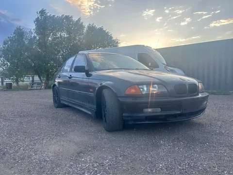 2000 BMW 3 Series 323i Sedan