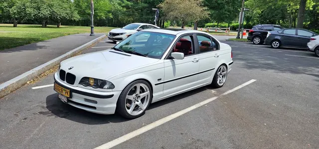 2000 BMW 3 Series 323i Sedan