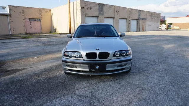 2000 BMW 3 Series 328i Sedan 4D