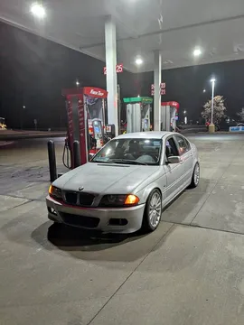 2000 BMW 320i Sedan