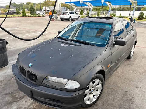 2000 BMW 323i Sedan