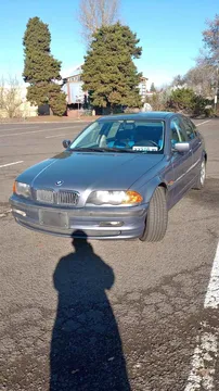 2000 BMW 323i Sedan