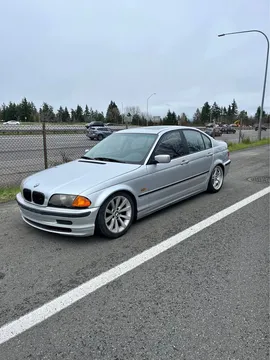 2000 BMW 323i Sedan