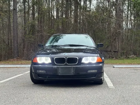 2000 BMW 323i Sedan