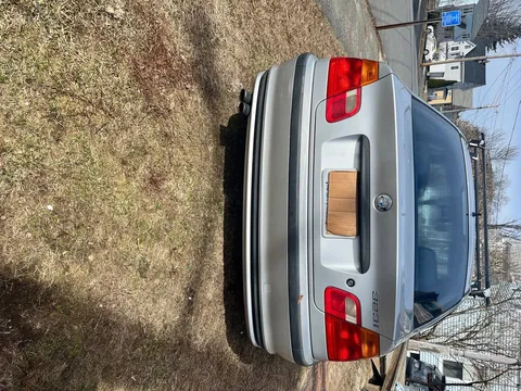 2000 BMW 323i Sedan