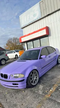 2000 BMW 323i Sedan