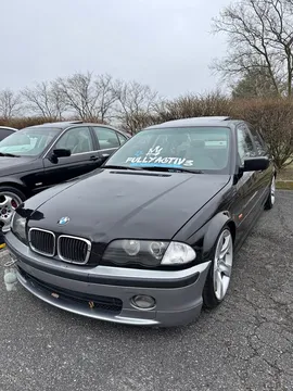 2000 BMW 323i Sedan
