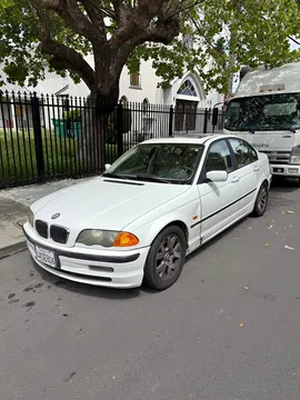 2000 BMW 323i Sedan