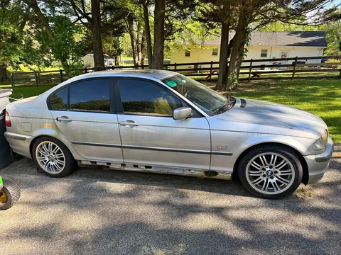 2000 BMW 323i Sedan
