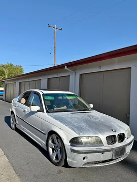 2000 BMW 323i Sedan