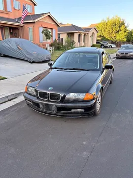 2000 BMW 323i Sedan