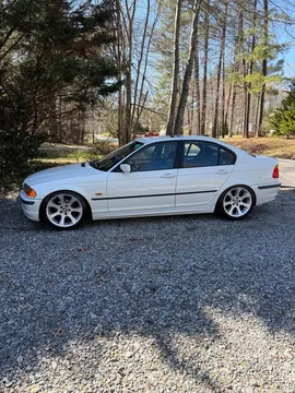 2000 BMW 323i Sedan