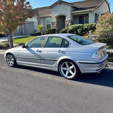 2000 BMW 328i Sedan
