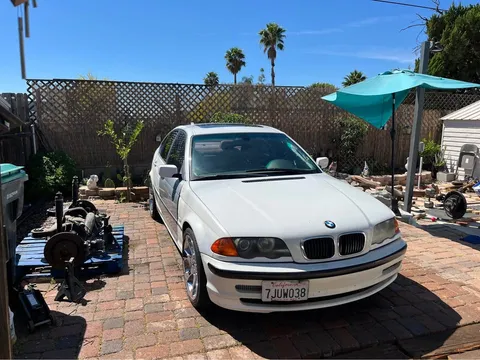 2000 BMW 328i Sedan