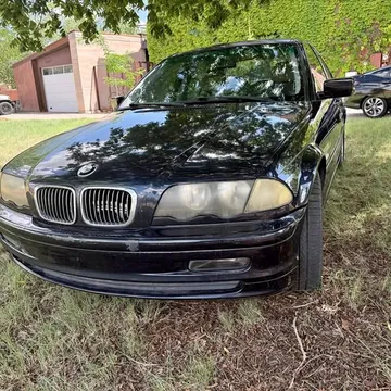 2000 BMW 323i