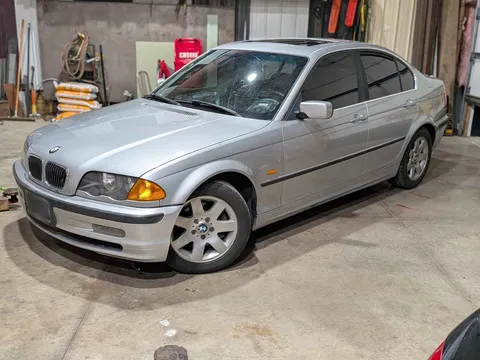 2000 BMW 328i