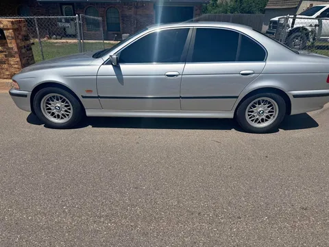 2000 BMW 5 Series 525i Sedan