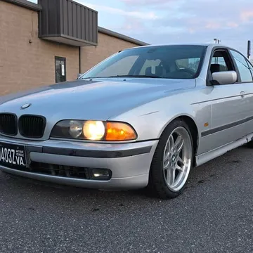 2000 BMW 5 Series 528i Sedan 4D