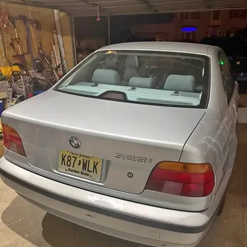 2000 BMW 5 Series 528i Sedan